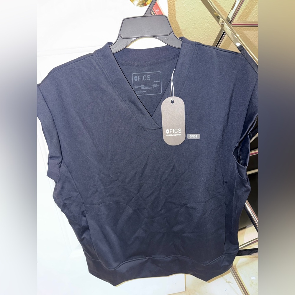 Figs Mira V-Neck Banded Scrub Top in Navy